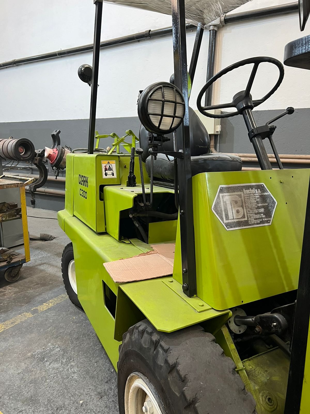 Empilhadeira Combustão - Clark - C300HY60