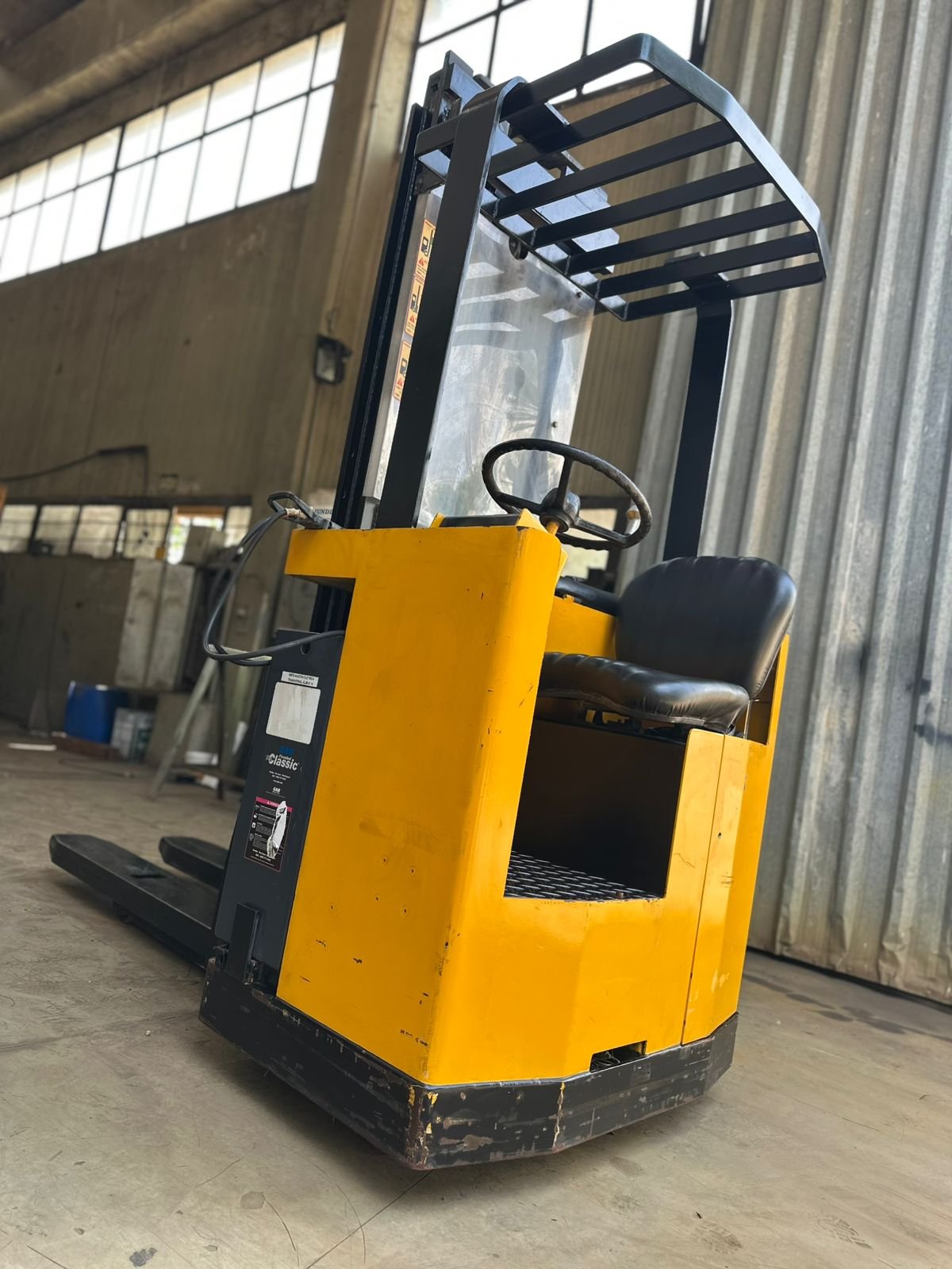 Empilhadeira Paleteira - Ameise - EKC 15G