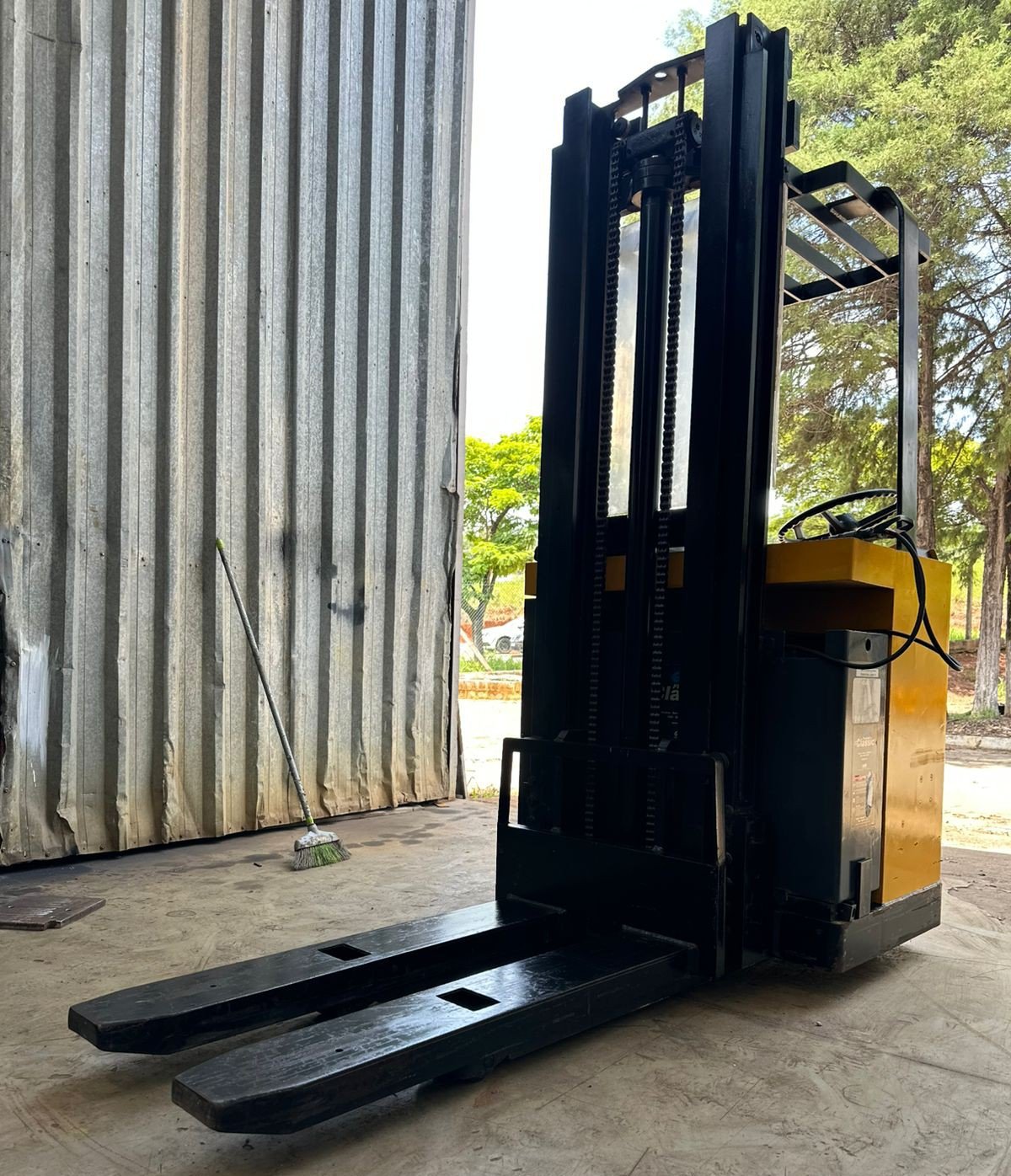 Empilhadeira Paleteira - Ameise - EKC 15G