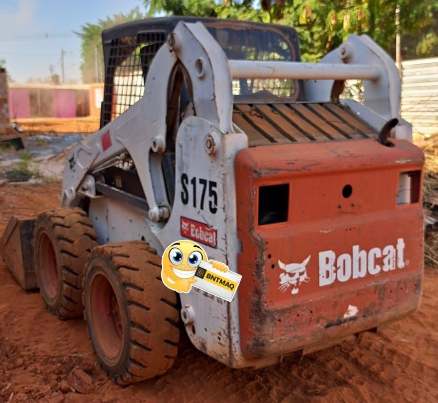 Mini Carregadeira - BobCat - S175