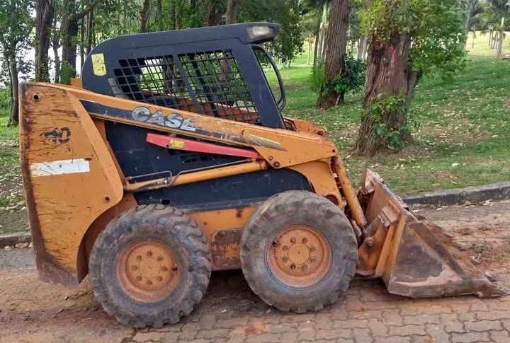 Mini Carregadeira - Case - 410