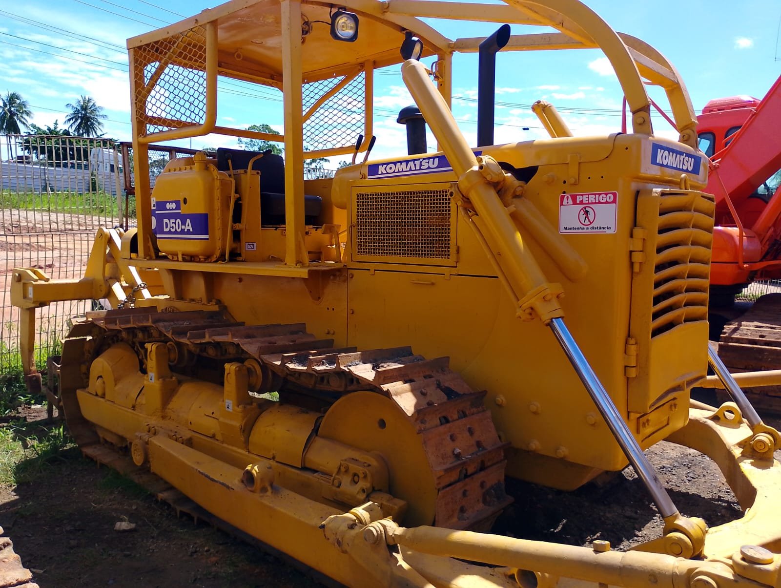 Trator de Esteira - Komatsu - D50A