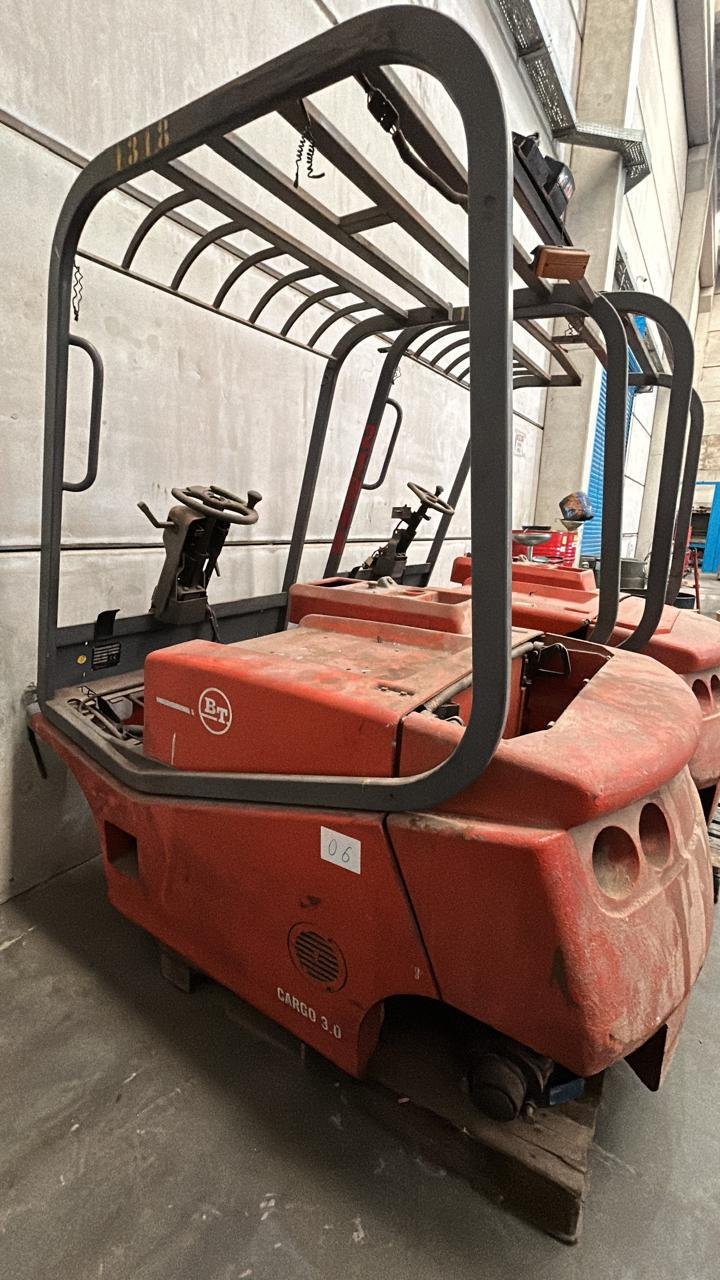 Empilhadeira Contrabalanceada - 02 Toyota / BT - CBE 3.0