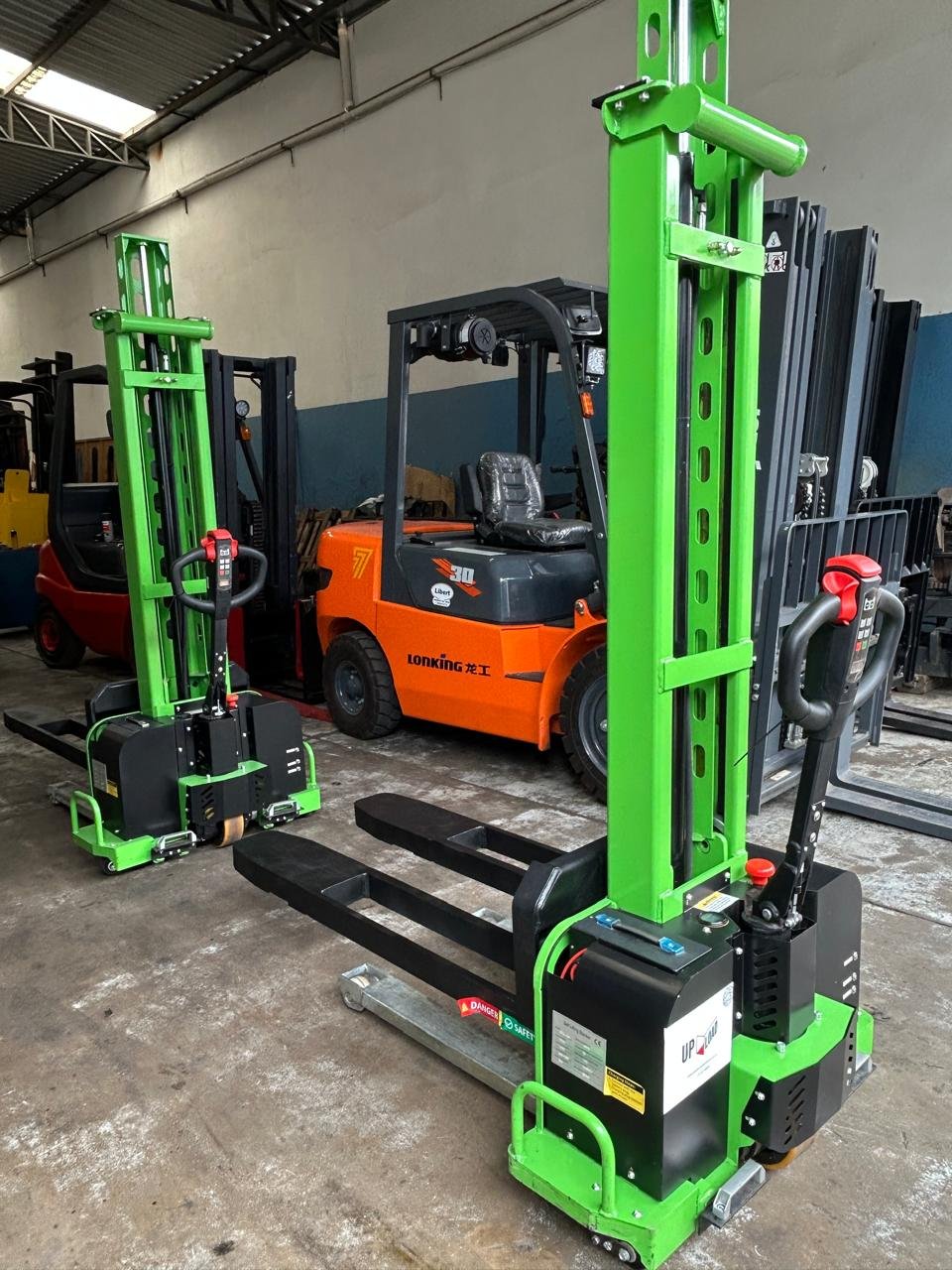 Empilhadeira Transpaleteira - Weliftrich - ZTS-10