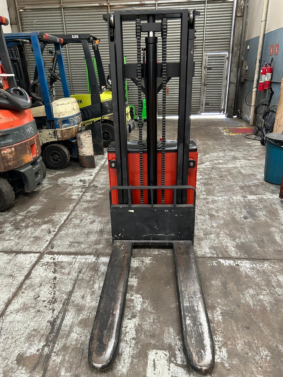 Empilhadeira Transpaleteira - Heli - CDD20