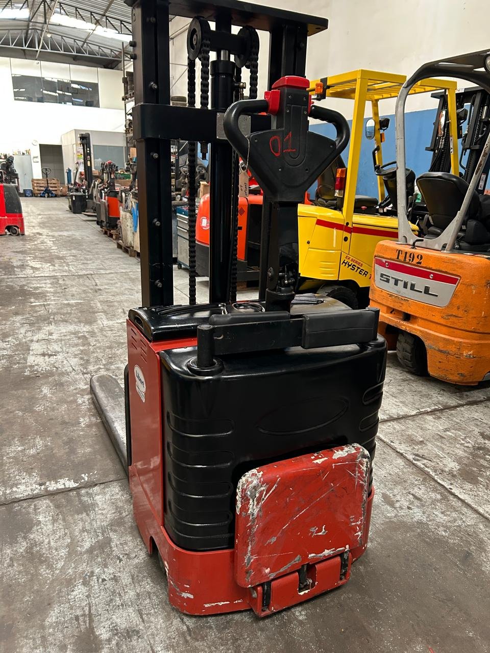 Empilhadeira Transpaleteira - Heli - CDD20