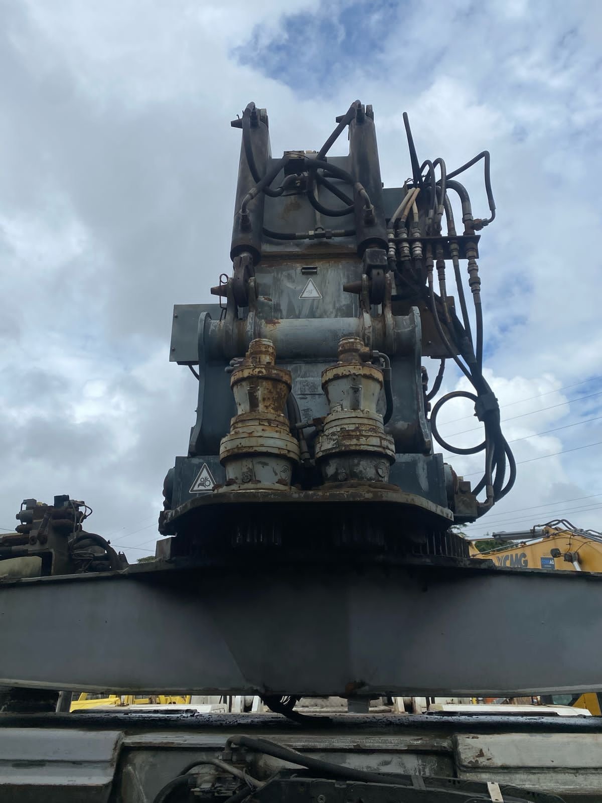 Empilhadeira Reach Stacker - Terex - TFC45