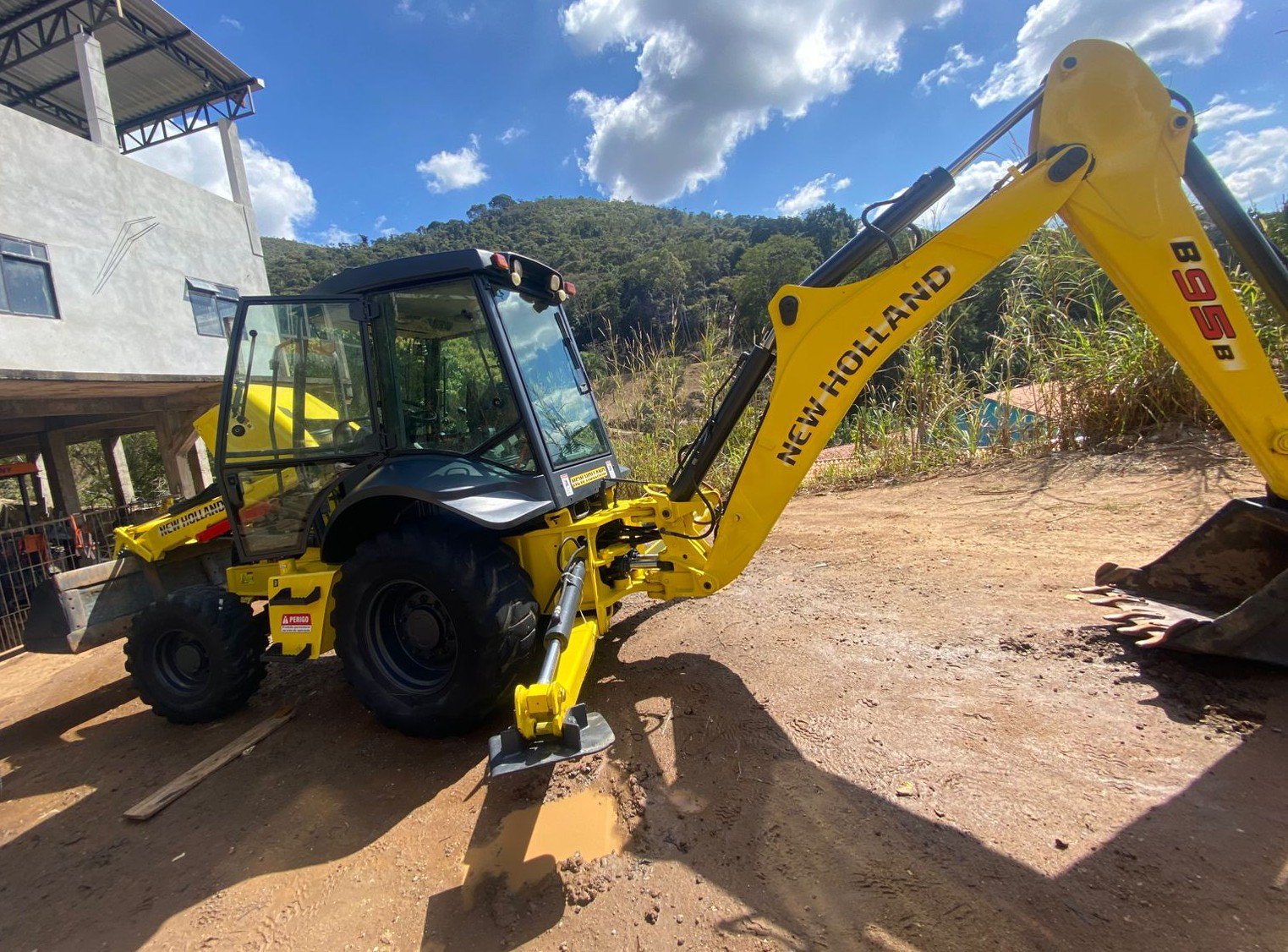 Retroescavadeira - New Holland - B95B