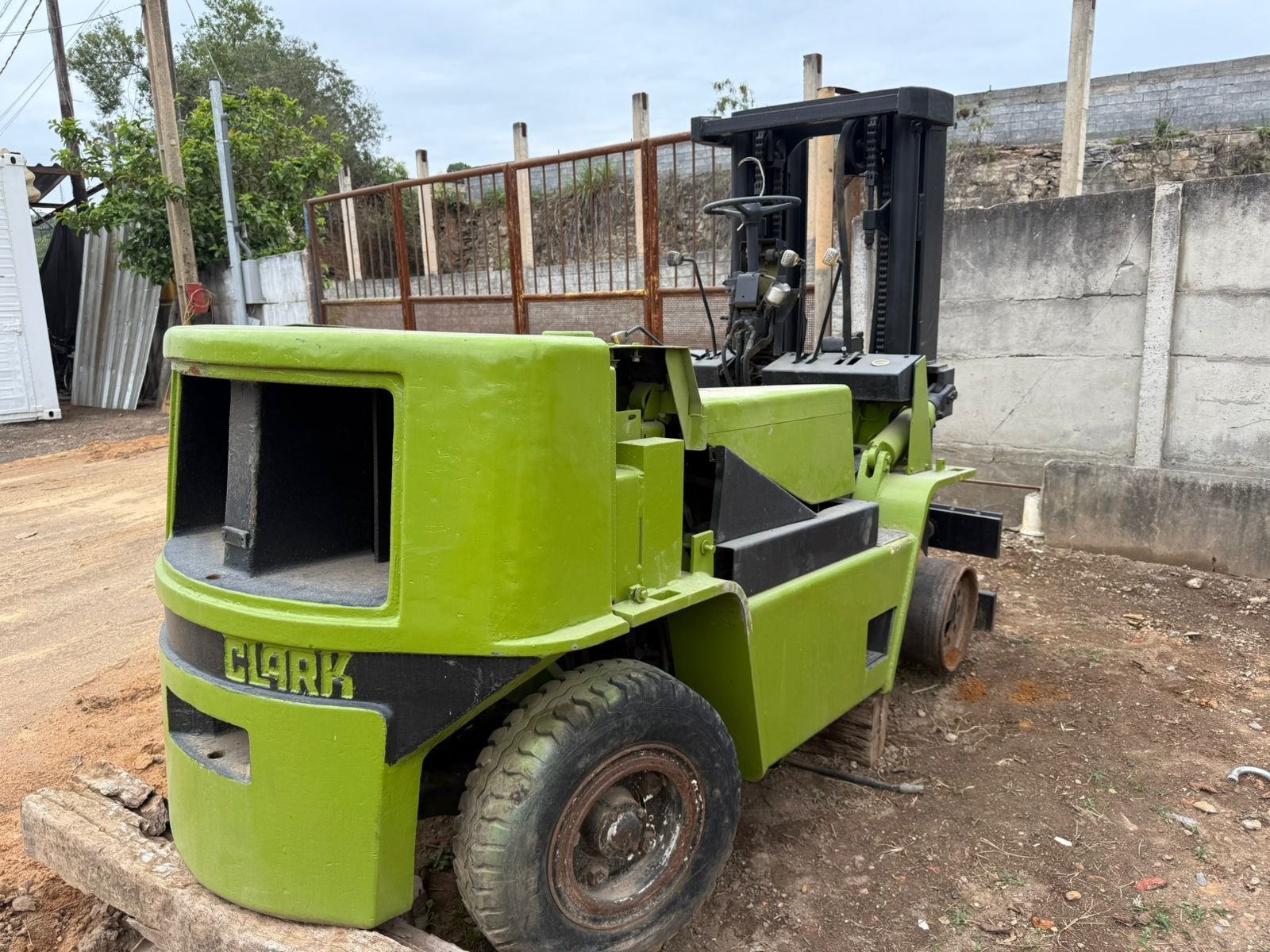 Empilhadeira Combustão - Clark - GPX40