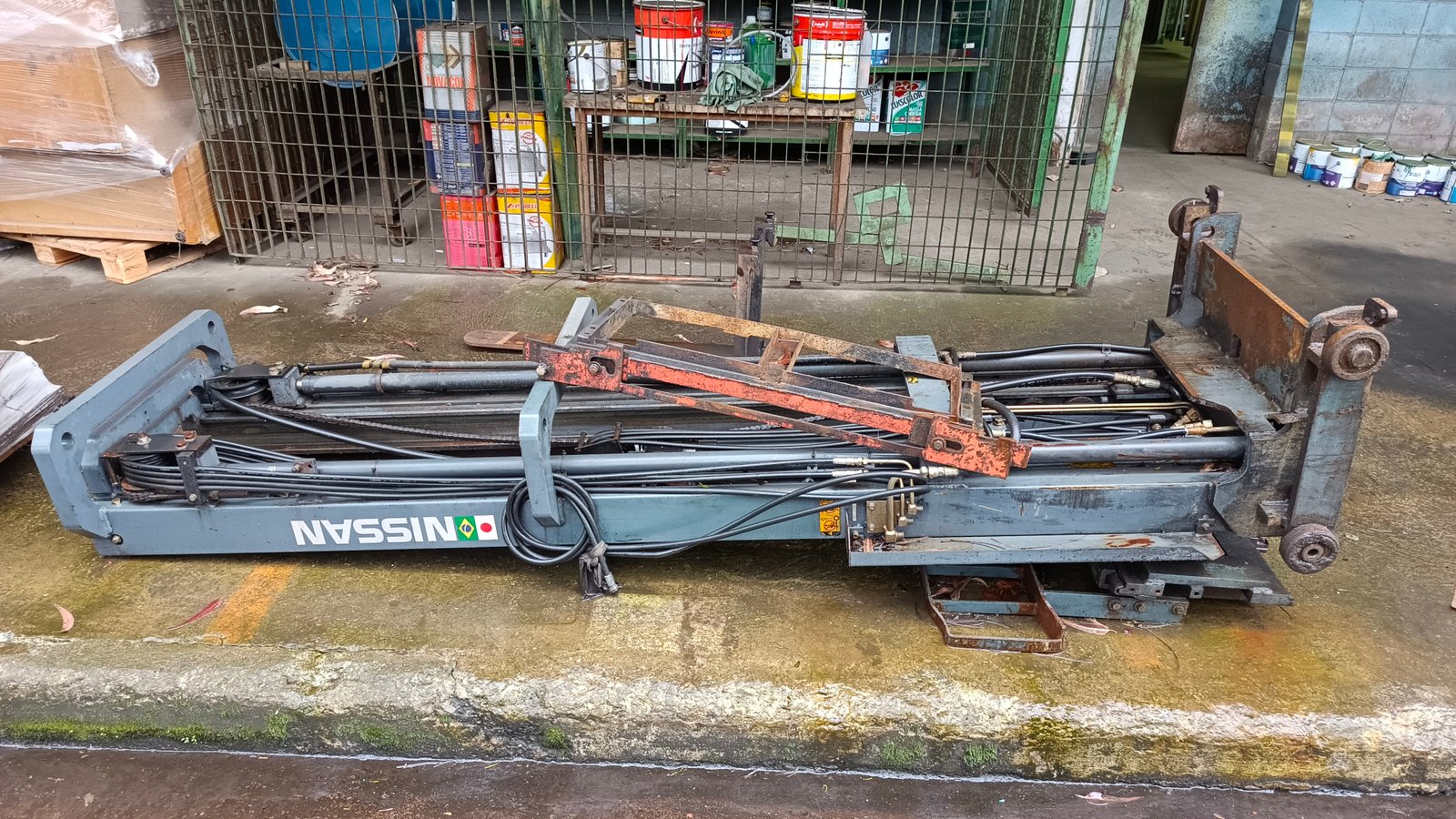 Empilhadeira Retrátil - Nissan - JHC01