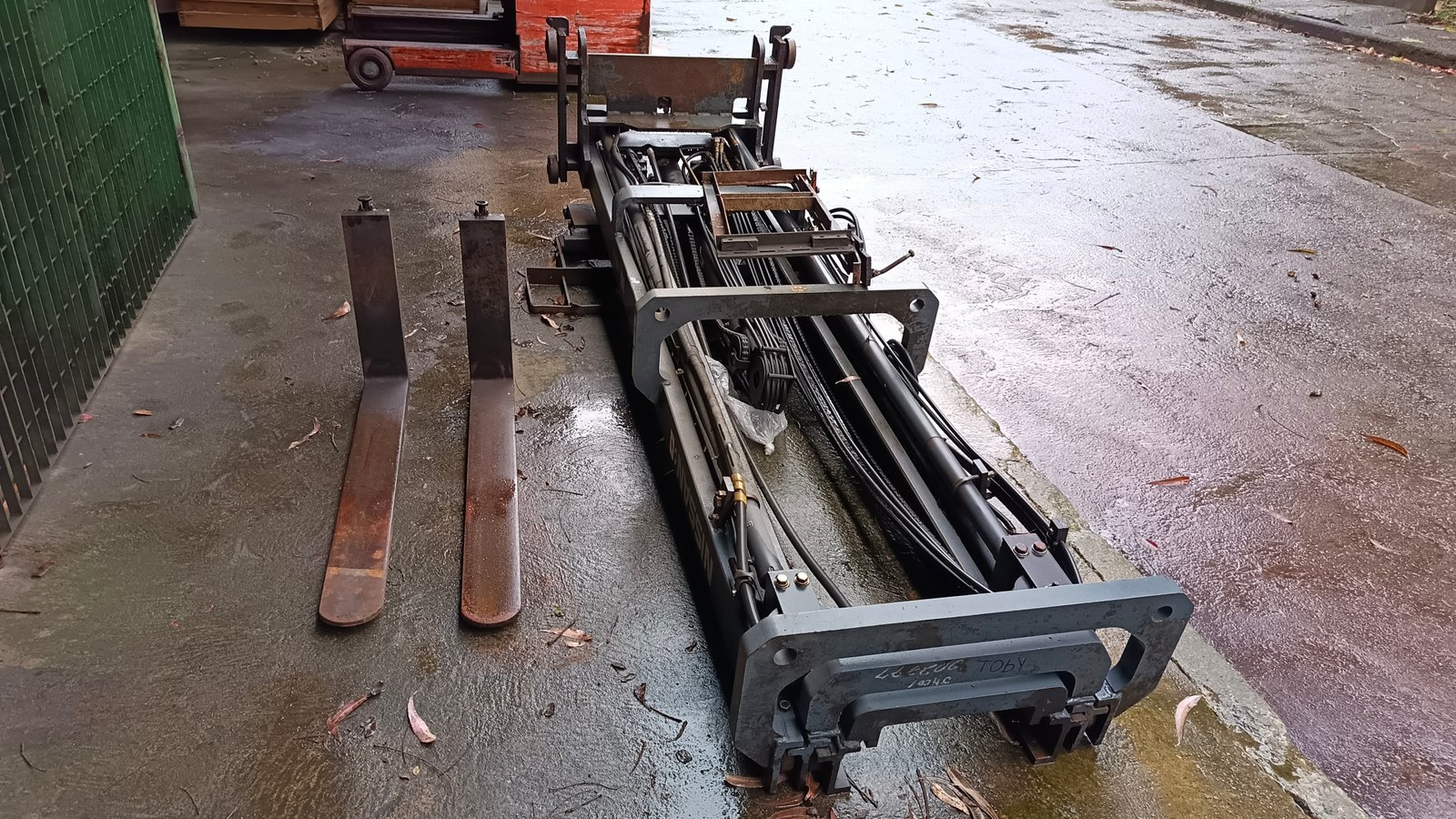 Empilhadeira Retrátil - Nissan - JHC01