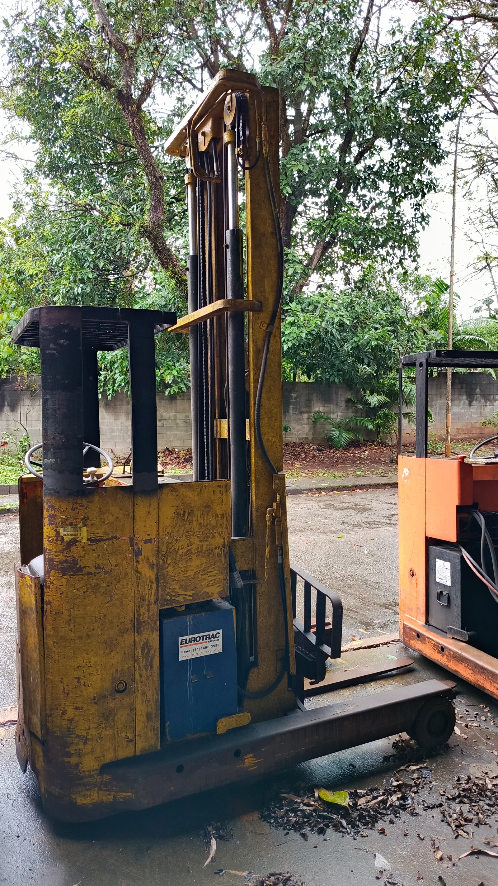 Empilhadeira Retrátil - Toyota - FBRE18