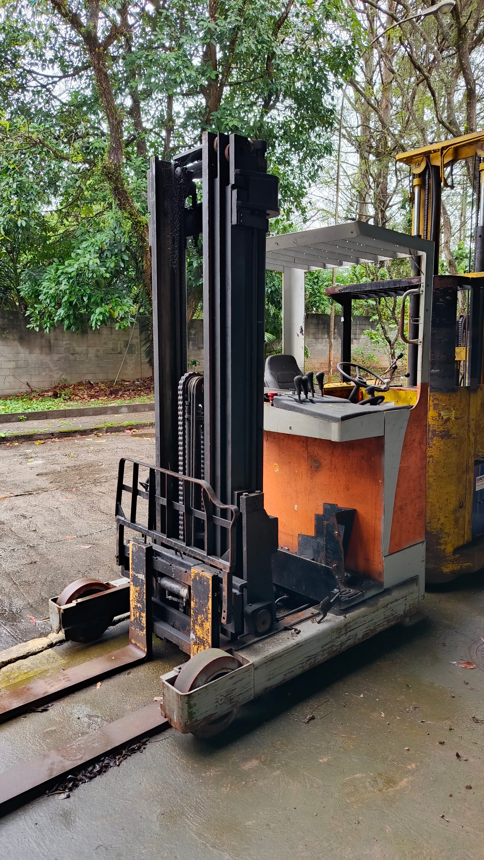 Empilhadeira Retrátil - Ameise - ETV2000