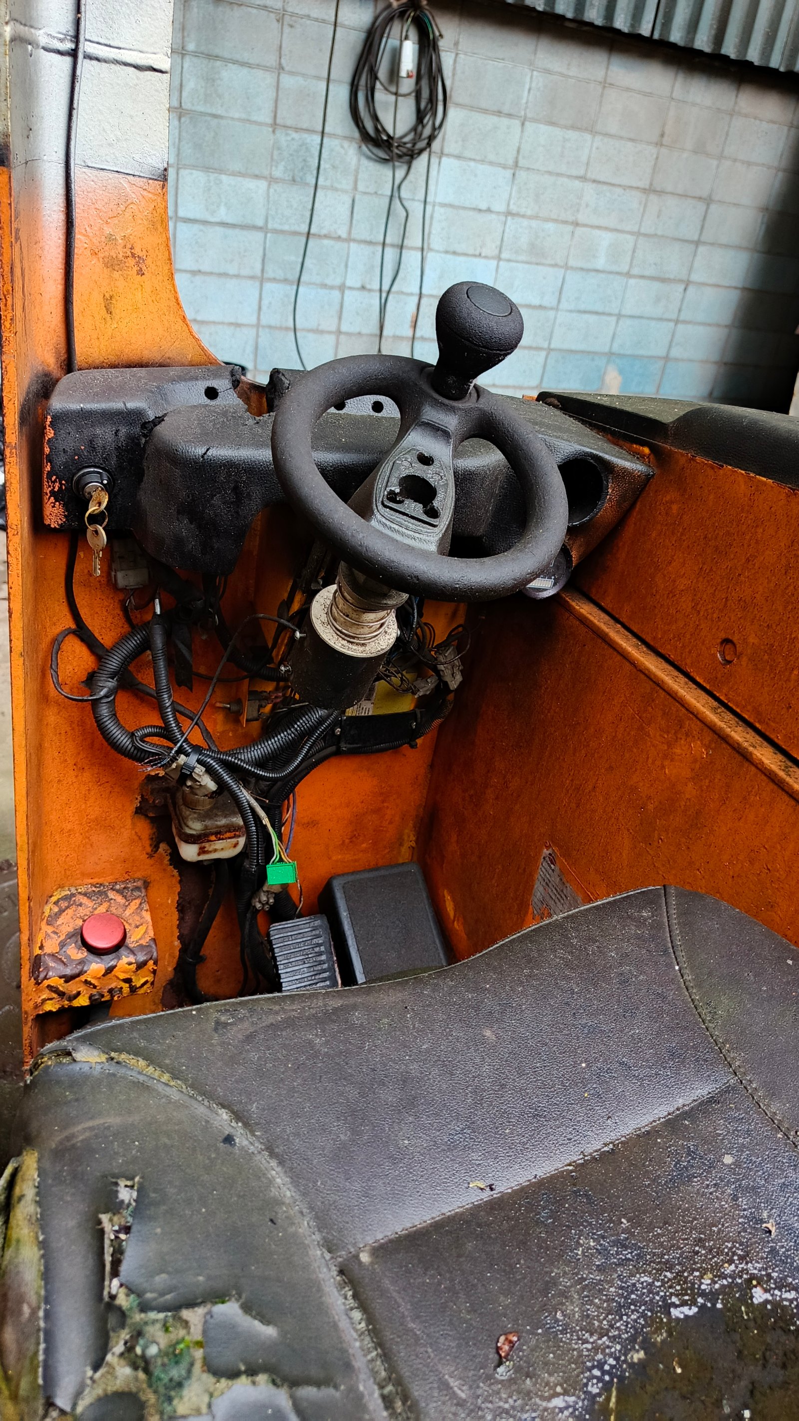 Empilhadeira Retrátil - Ameise - ETV2000