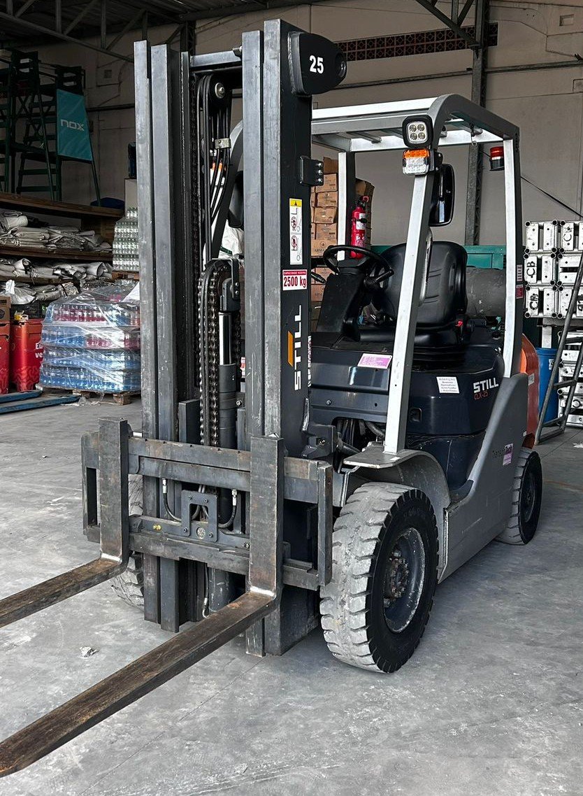 Empilhadeira Combustão - Still - CLX25