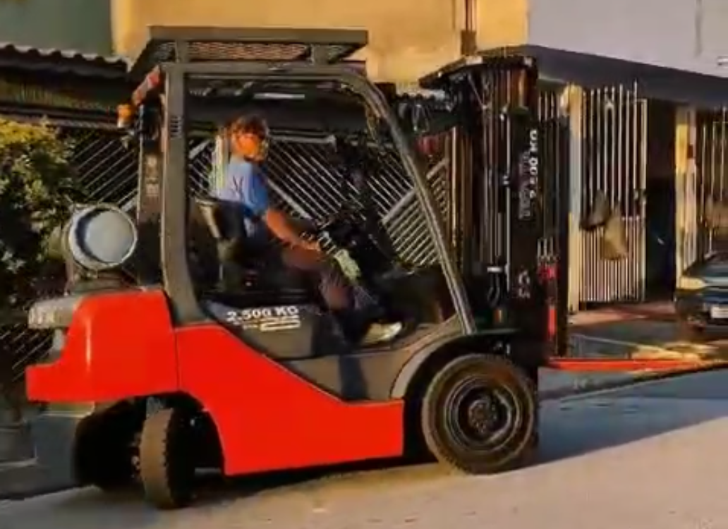 Empilhadeira Combustão - Toyota - 8FG25