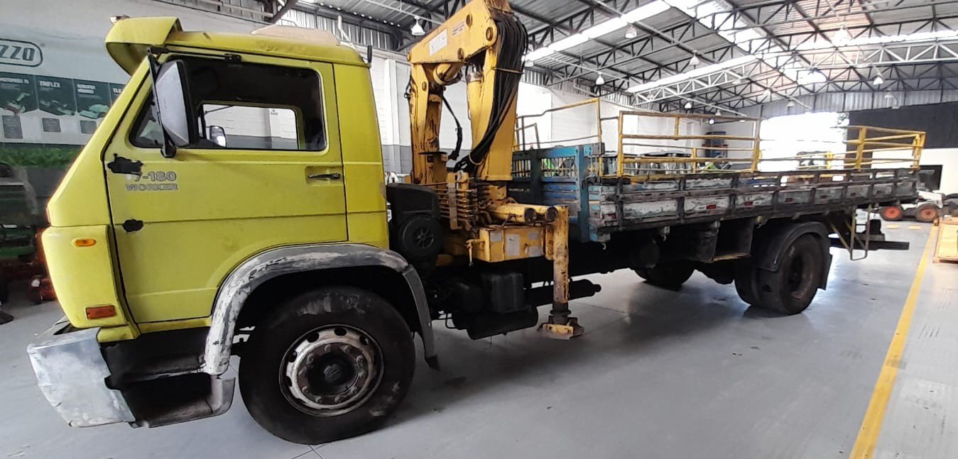 Caminhão - Volkswagen - 17180