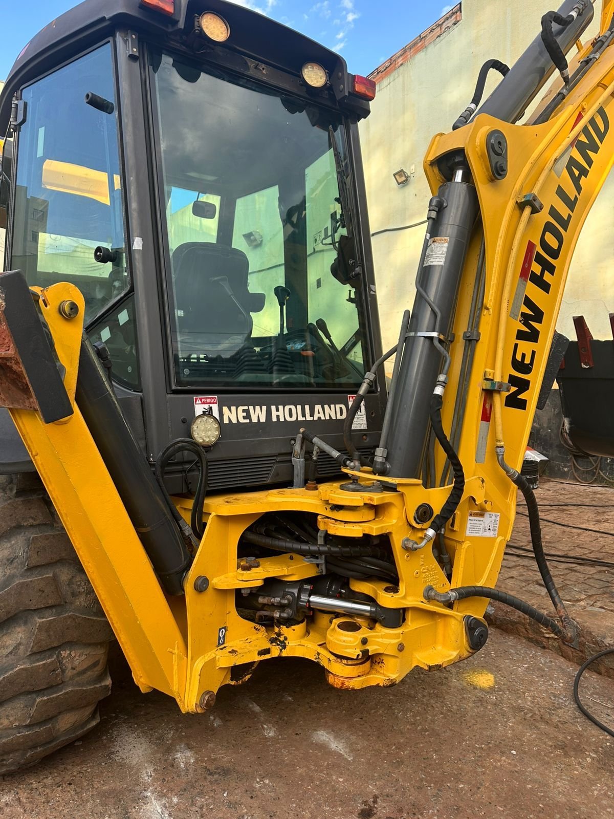 Retroescavadeira - New Holland - B95B