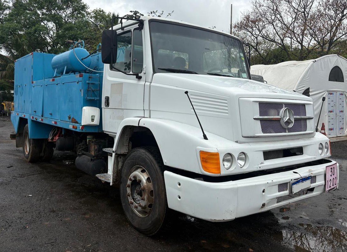 Caminhão - Mercedes Benz - 1318