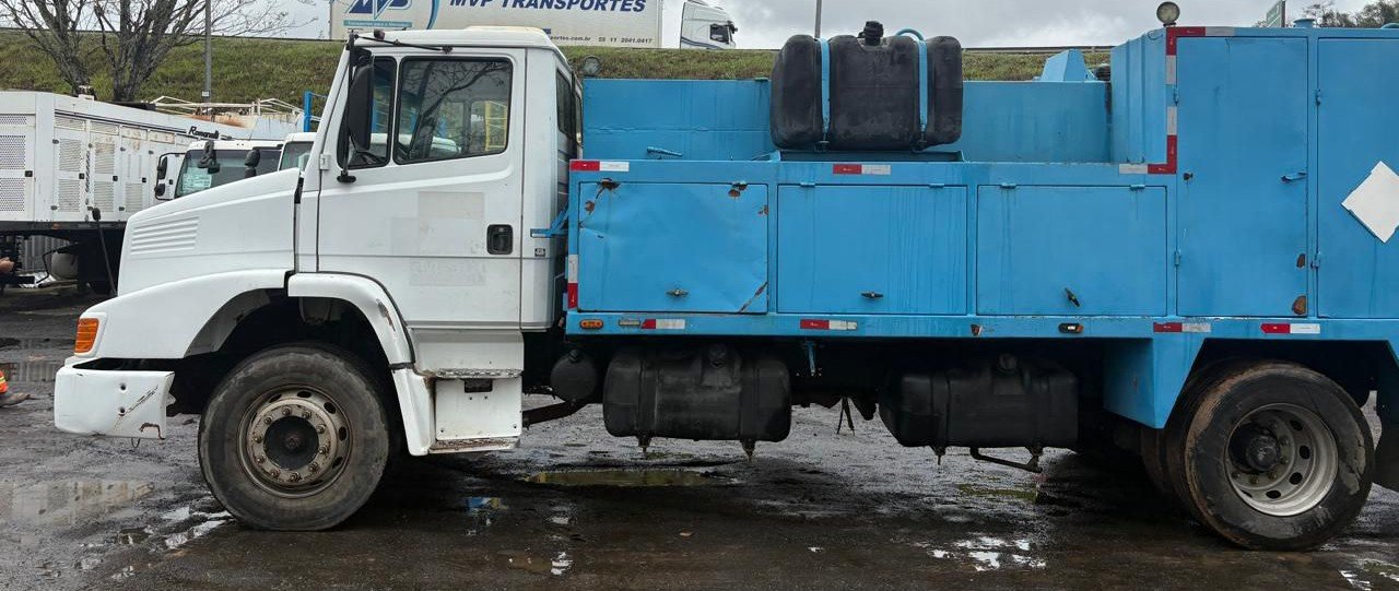 Caminhão - Mercedes Benz - 1318