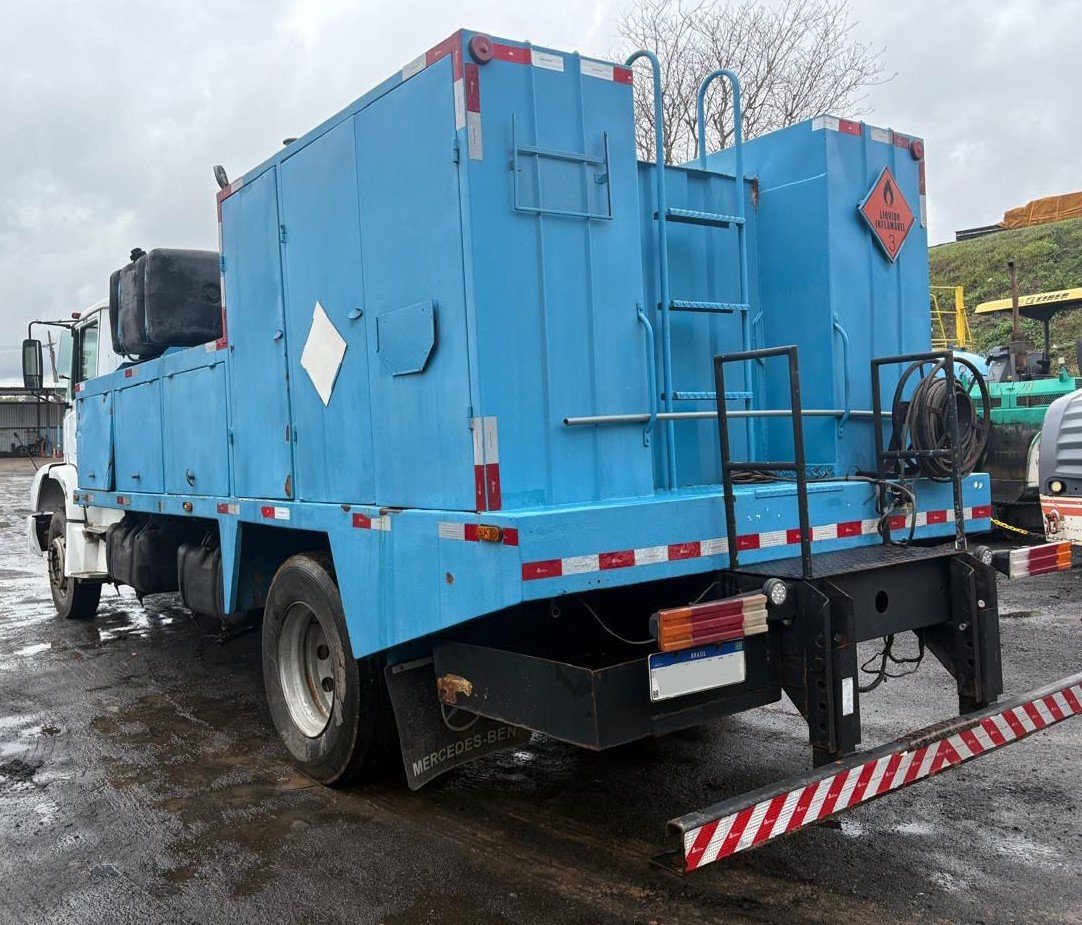 Caminhão - Mercedes Benz - 1318