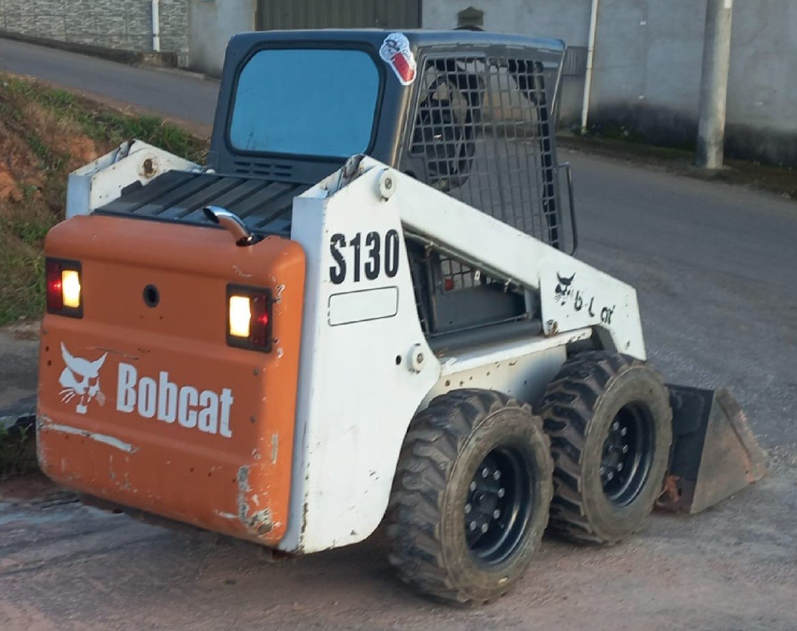 Mini Carregadeira - BobCat - S130