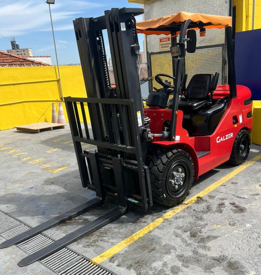 Empilhadeira Combustão - Galzer - CPCD30