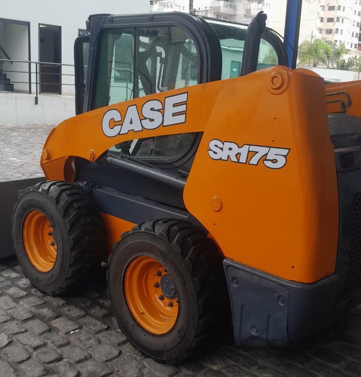 Mini Carregadeira - Case - SR175