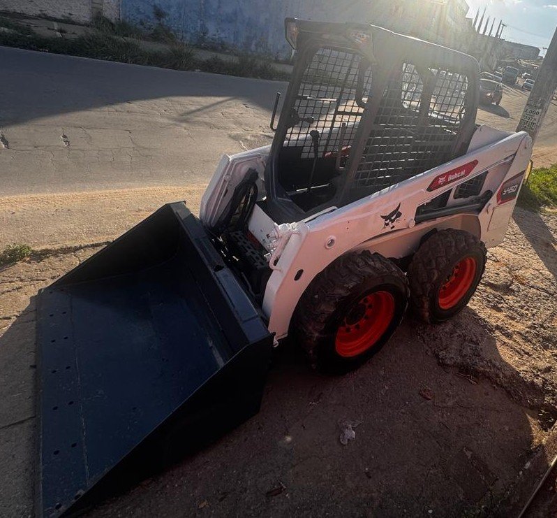 Mini Carregadeira - BobCat - S450