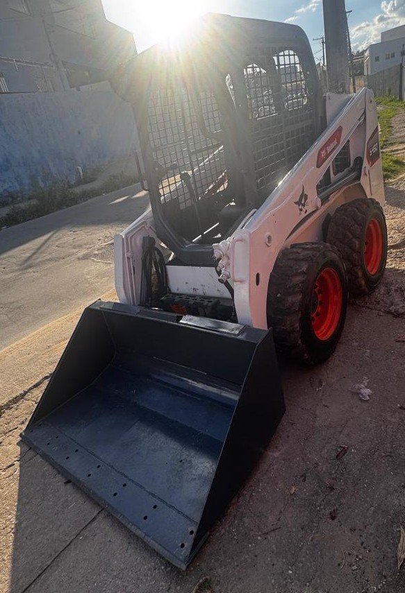 Mini Carregadeira - BobCat - S450
