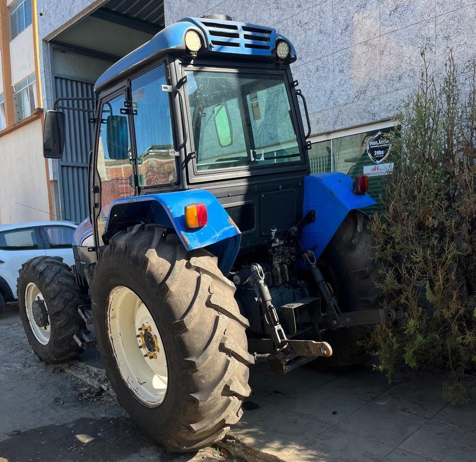 Trator Agrícola - New Holland - TL75