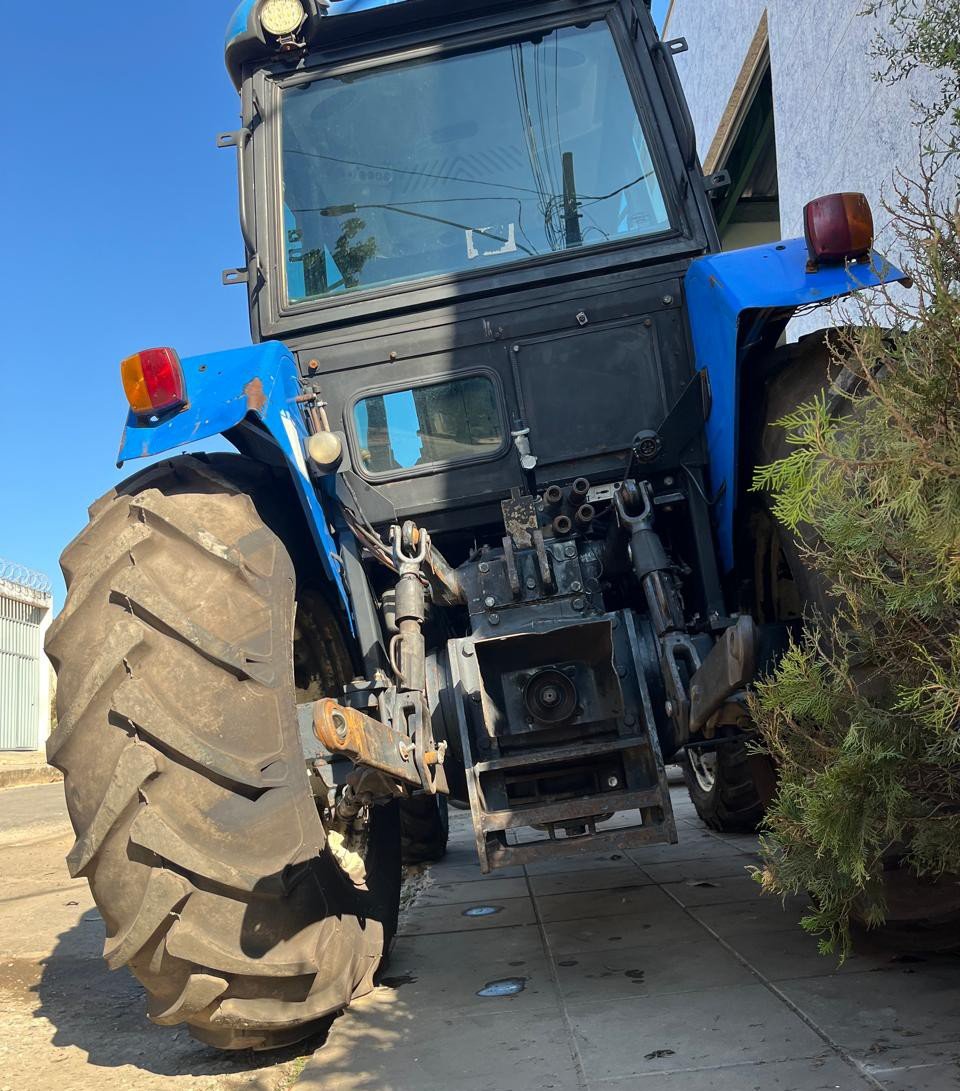 Trator Agrícola - New Holland - TL75