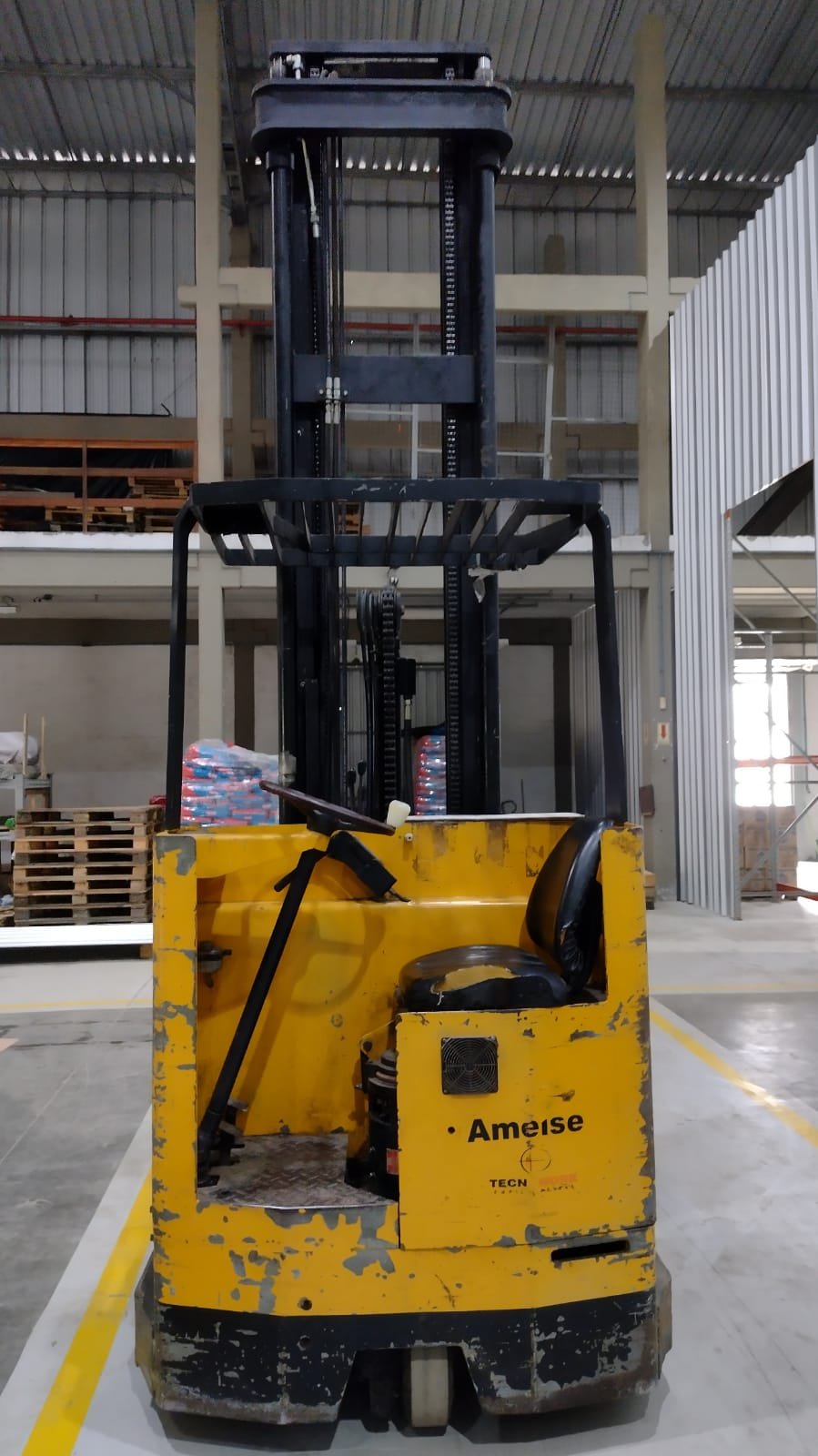 Empilhadeira Retrátil - Ameise - ETV20