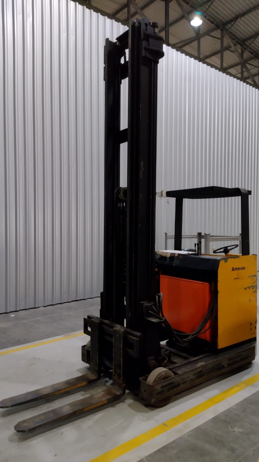 Empilhadeira Retrátil - Ameise - ETV20