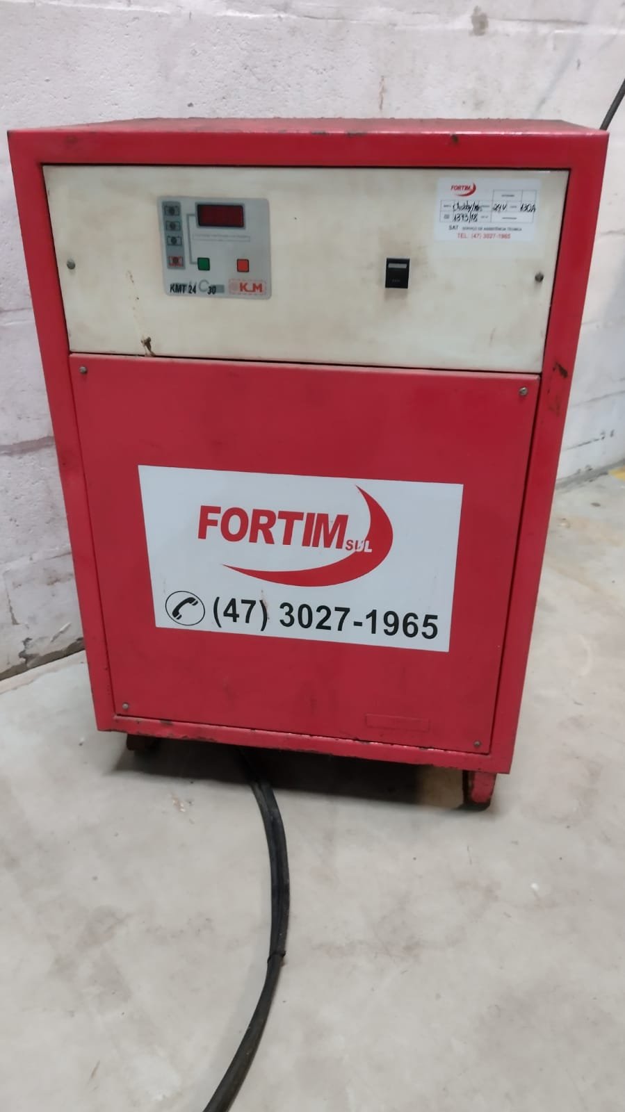 Empilhadeira Retrátil - Ameise - ETV20