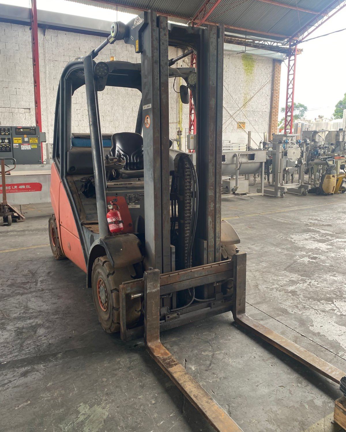 Empilhadeira Combustão - Linde - H25T