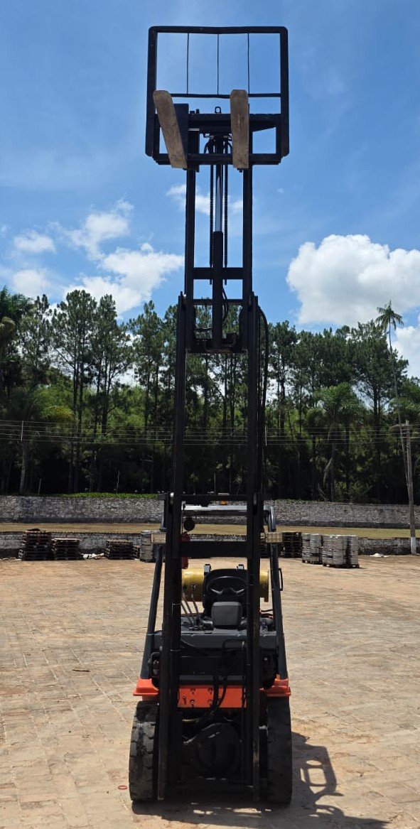 Empilhadeira Combustão - Toyota - 7FG25