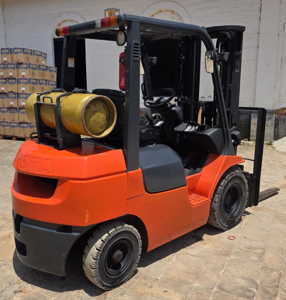 Empilhadeira Combustão - Toyota - 7FG25