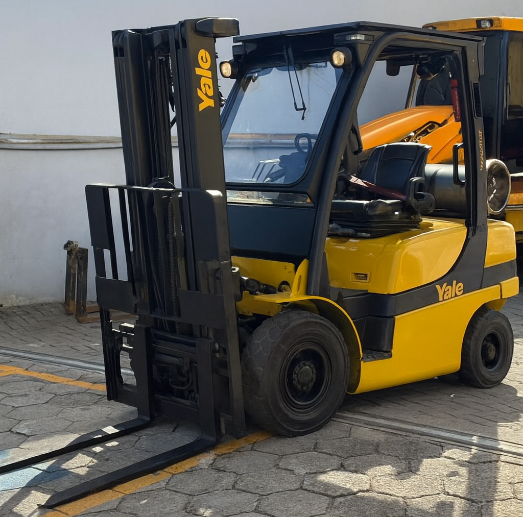Empilhadeira Combustão - Yale - GP050VX