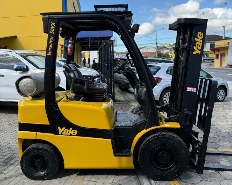 Empilhadeira Combustão - Yale - GP050VX