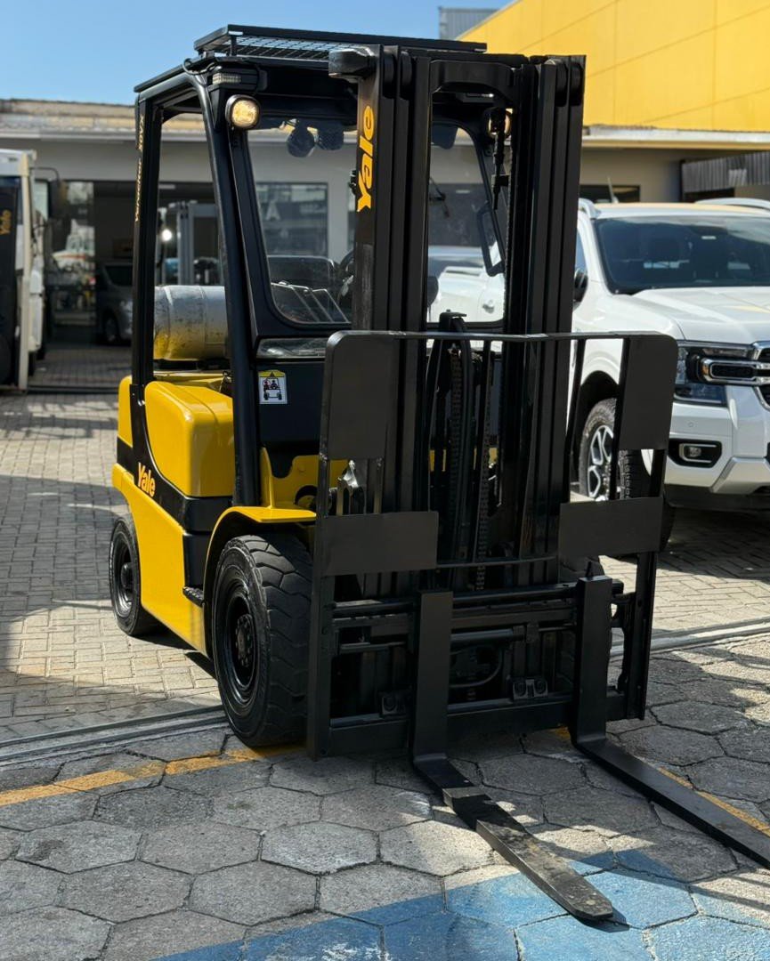 Empilhadeira Combustão - Yale - GP050VX