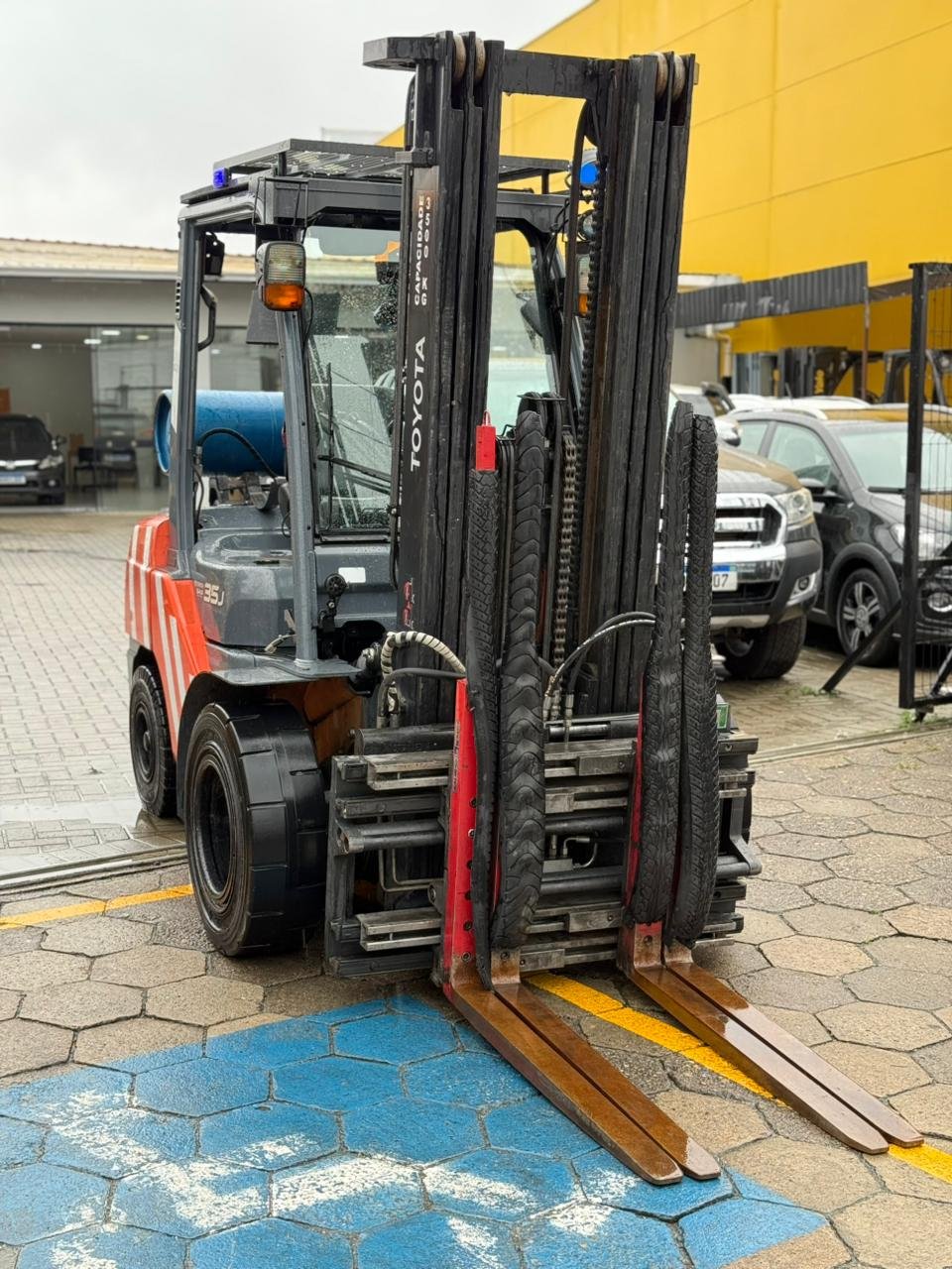 Empilhadeira Combustão - Toyota - 8FG35