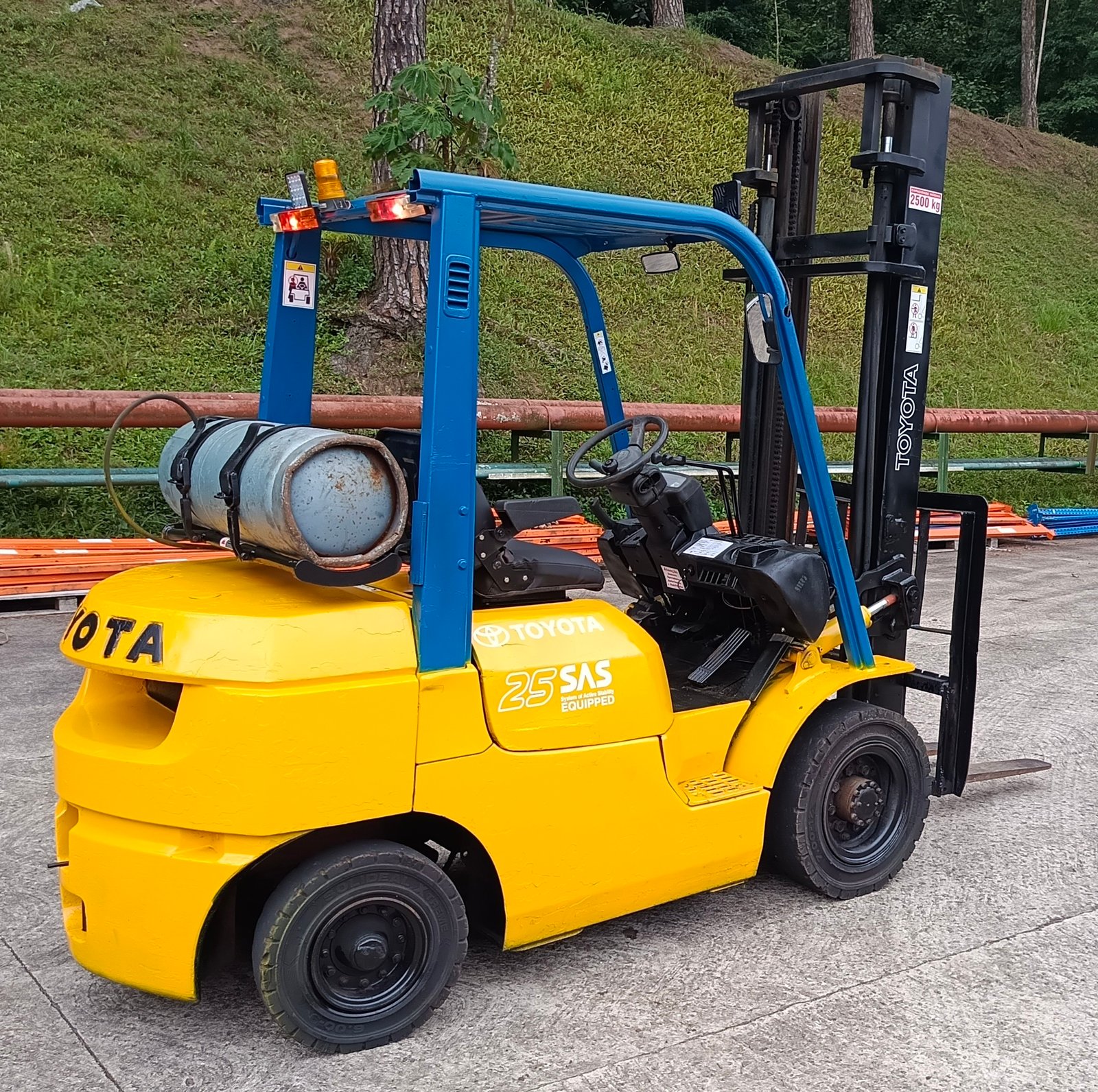 Empilhadeira Combustão - Toyota - 7FG25