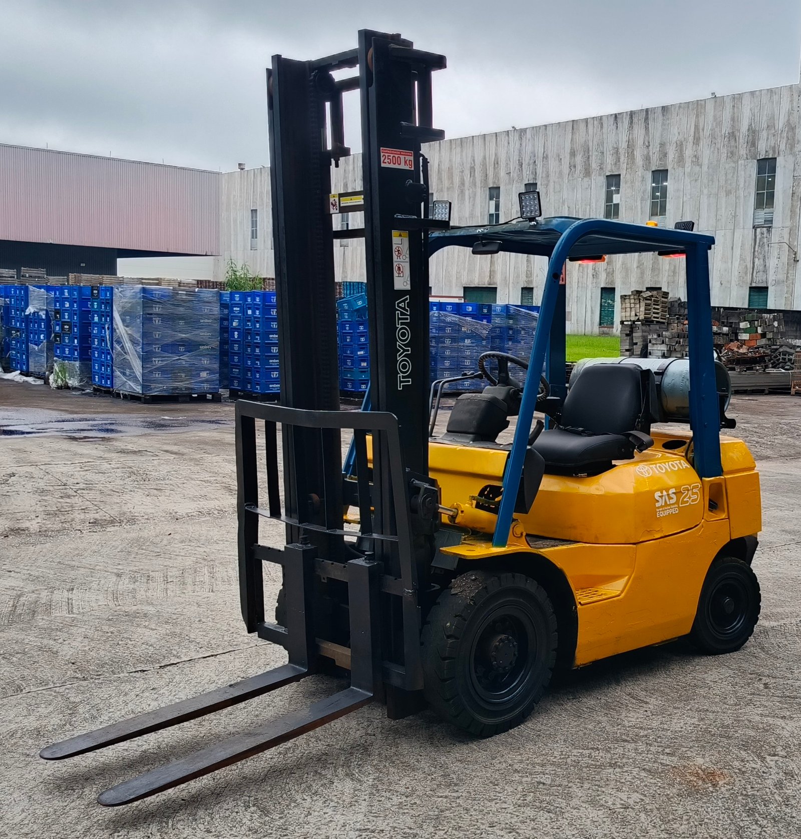 Empilhadeira Combustão - Toyota - 7FG25