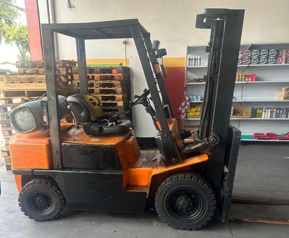 Empilhadeira Combustão - Nissan - PJ02A25U