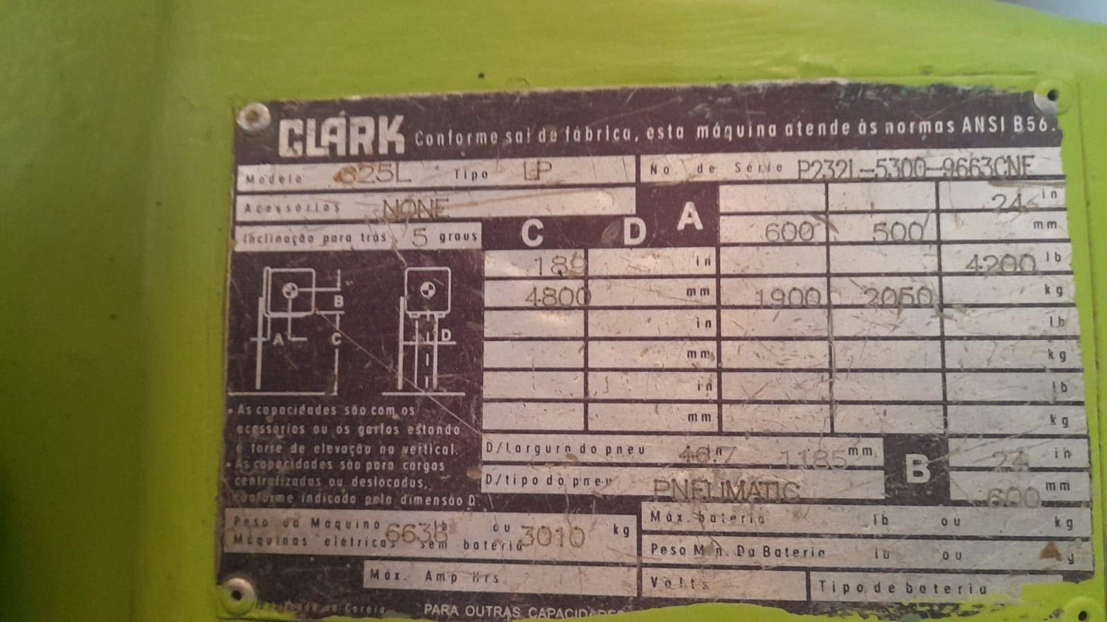 Empilhadeira Combustão - Clark - C25