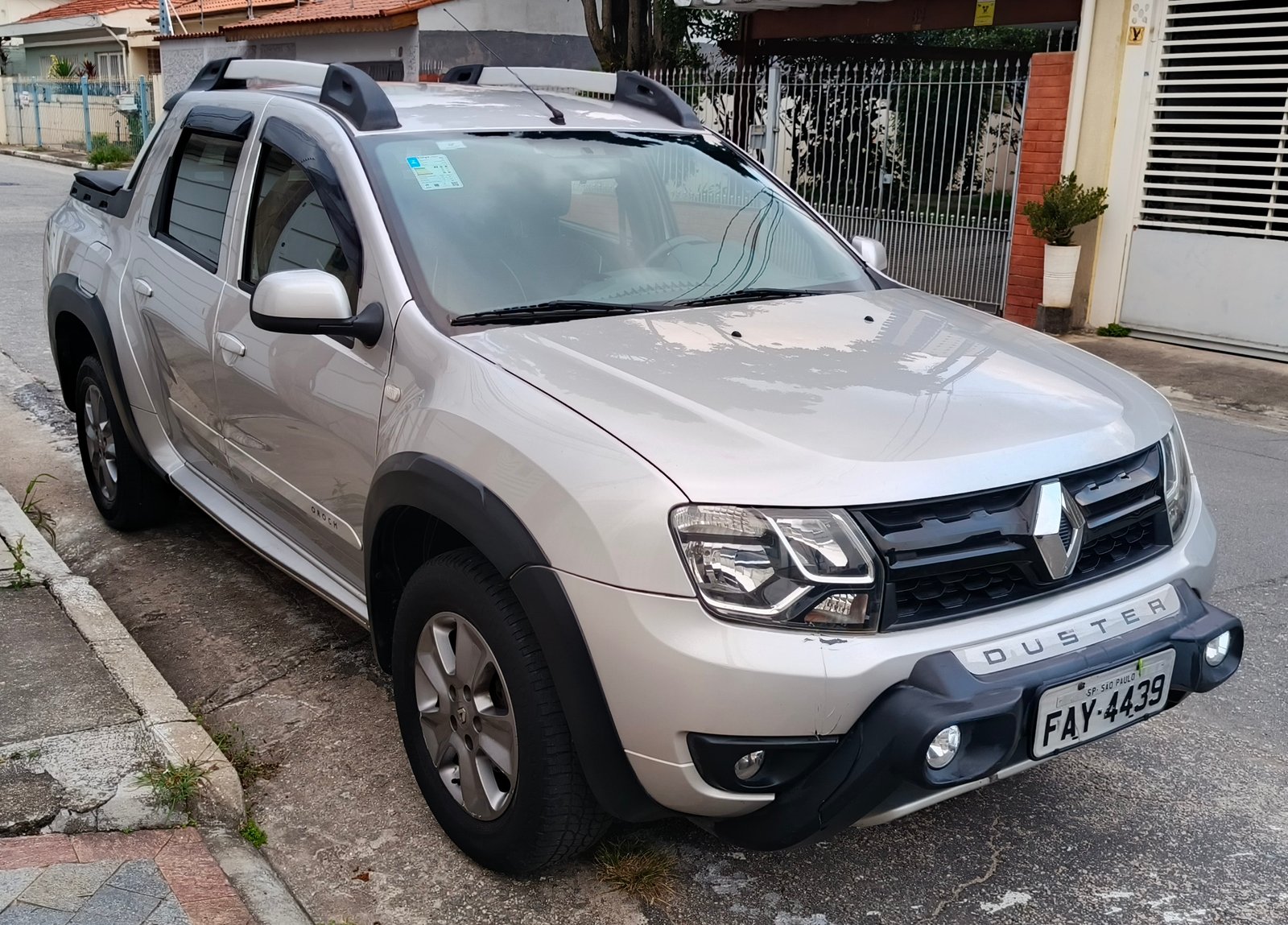 Veículo / Carro - Renault - OROCH DYN 2.0