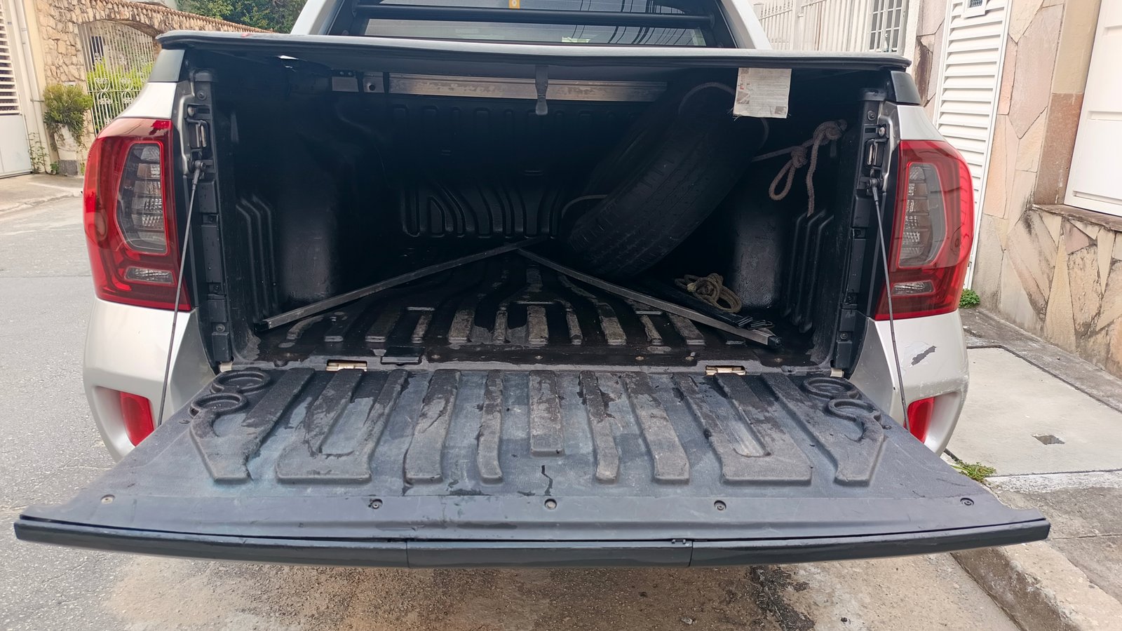 Veículo / Carro - Renault - OROCH DYN 2.0