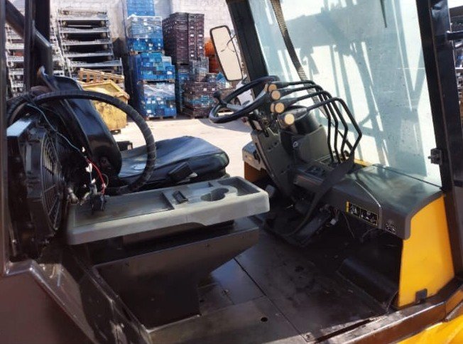 Empilhadeira Combustão - Hyundai - HDF70-7S